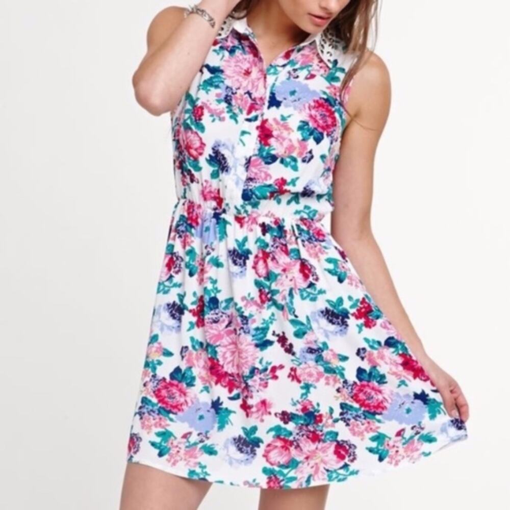 Kirra Floral Studded Collar Shirt Dress Size S